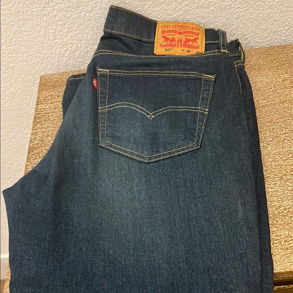 541 athletic fit Levi's Men's Blue Jeans